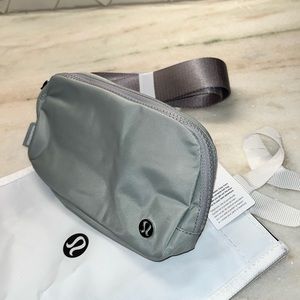Lululemon everywhere belt bag 1L silver NWT with white small tote bag